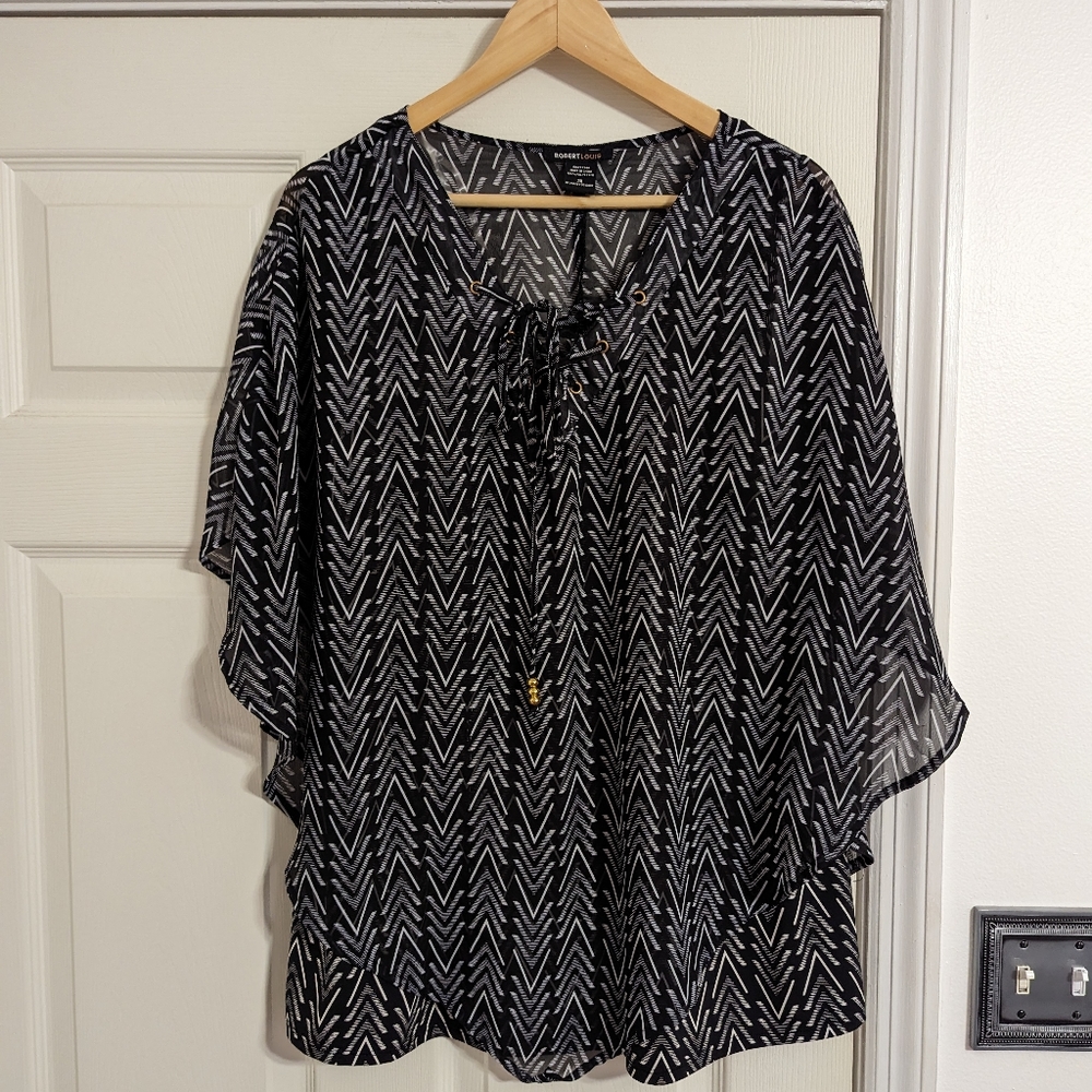 Robert Louis black and white blouse with sheer overlay size 3X (runs small)